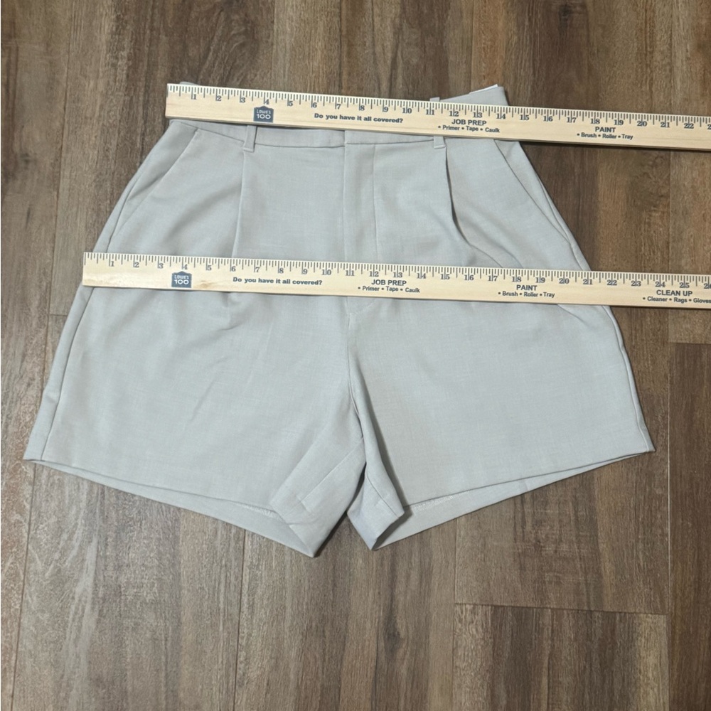 Abercrombie and Fitch Women's Beige High-Waisted Tailored Shorts NWT - Picture 6 of 6
